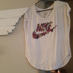 Nike flowy cotton tee